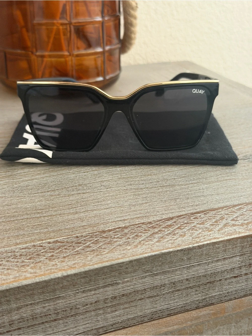 Quay Australia Black Sunglasses level up